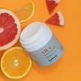 thumbnail image 3 of Crema Hidratante Facial Vitamin C con Aceite de Jojoba y Vitamina E para Reducir Arrugas y Manchas, 3 of 9