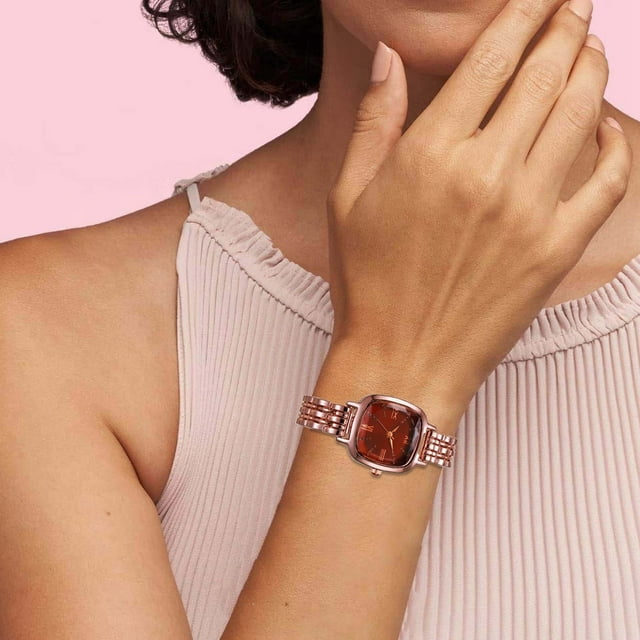 Stylish Women's Watch With Alloy Design For Any Occasion Display Feature Unisex Appeal Versatile Matching Options Ideal Accessory For Every Wardrobe for Elderly Women Ladies with Leather Strap