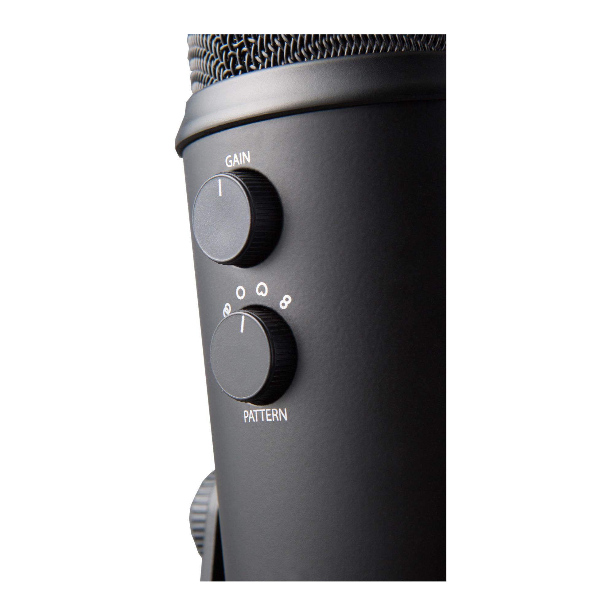 Blue Microphones Pro Streamer Pack with Blue Yeti USB Microphone & Logitech  C922 Pro HD Webcam 988-000432 - Best Buy