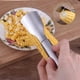 thumbnail image 4 of Pelador de maíz de acero inoxidable Raspador Removedor Cepillador de mazorcas Trilladora Herramienta de corte de cocina con mango ergonómico antideslizante 19x4.3cm, 4 of 6