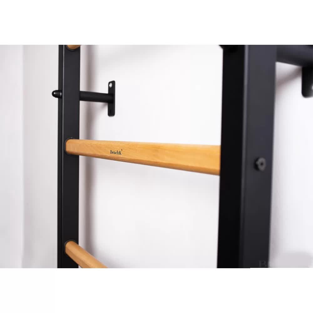 BenchK 700 Black Wall bars whit a steel frame and 9 solid beech rungs
