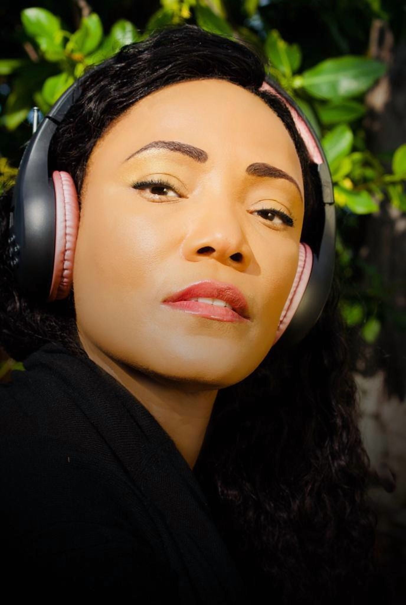 Things Audio FM Radio Headphones/Headset, Black & Pink