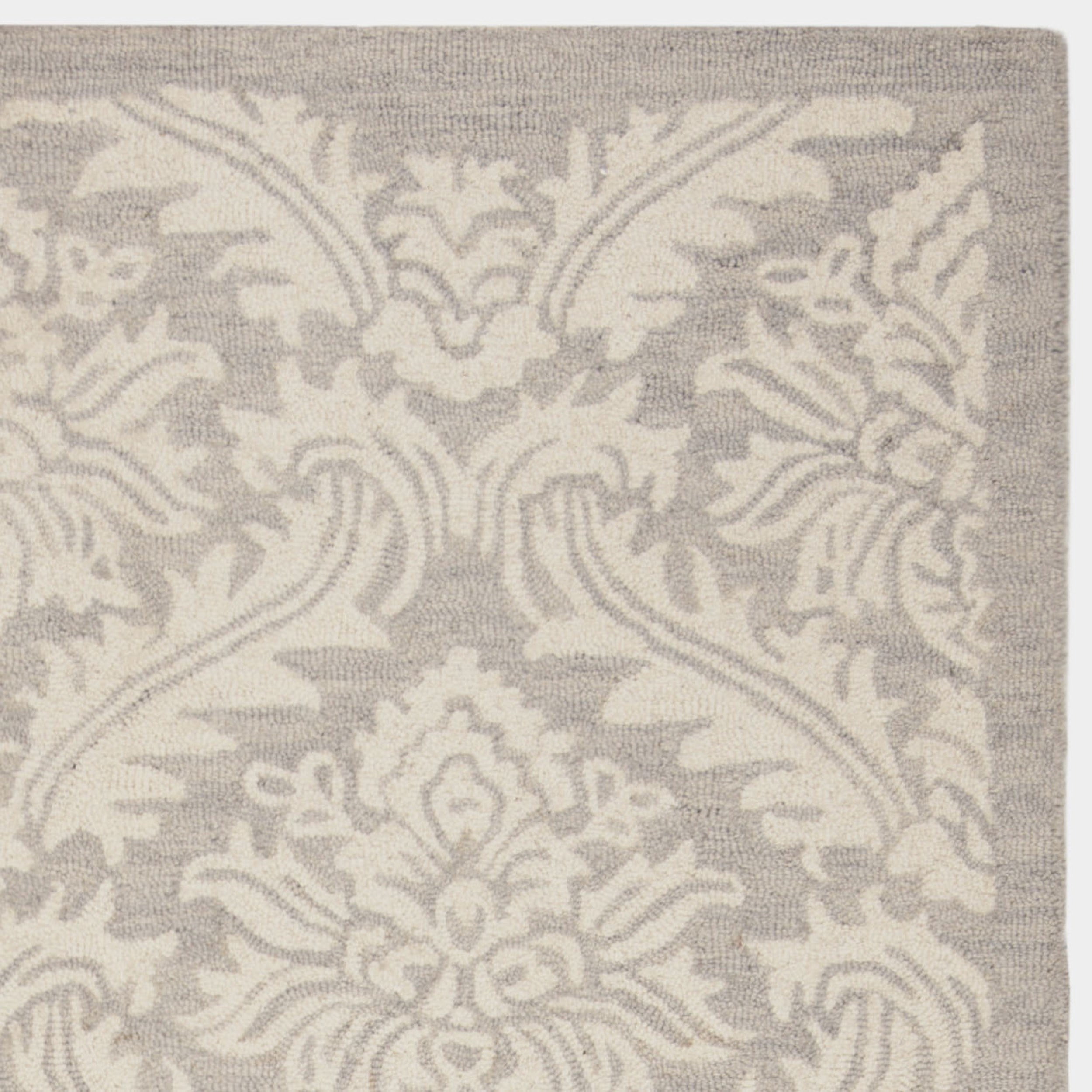 SAFAVIEH Micro-Loop Romain Damask Floral Wool Area Rug, Silver, 5' x 8'