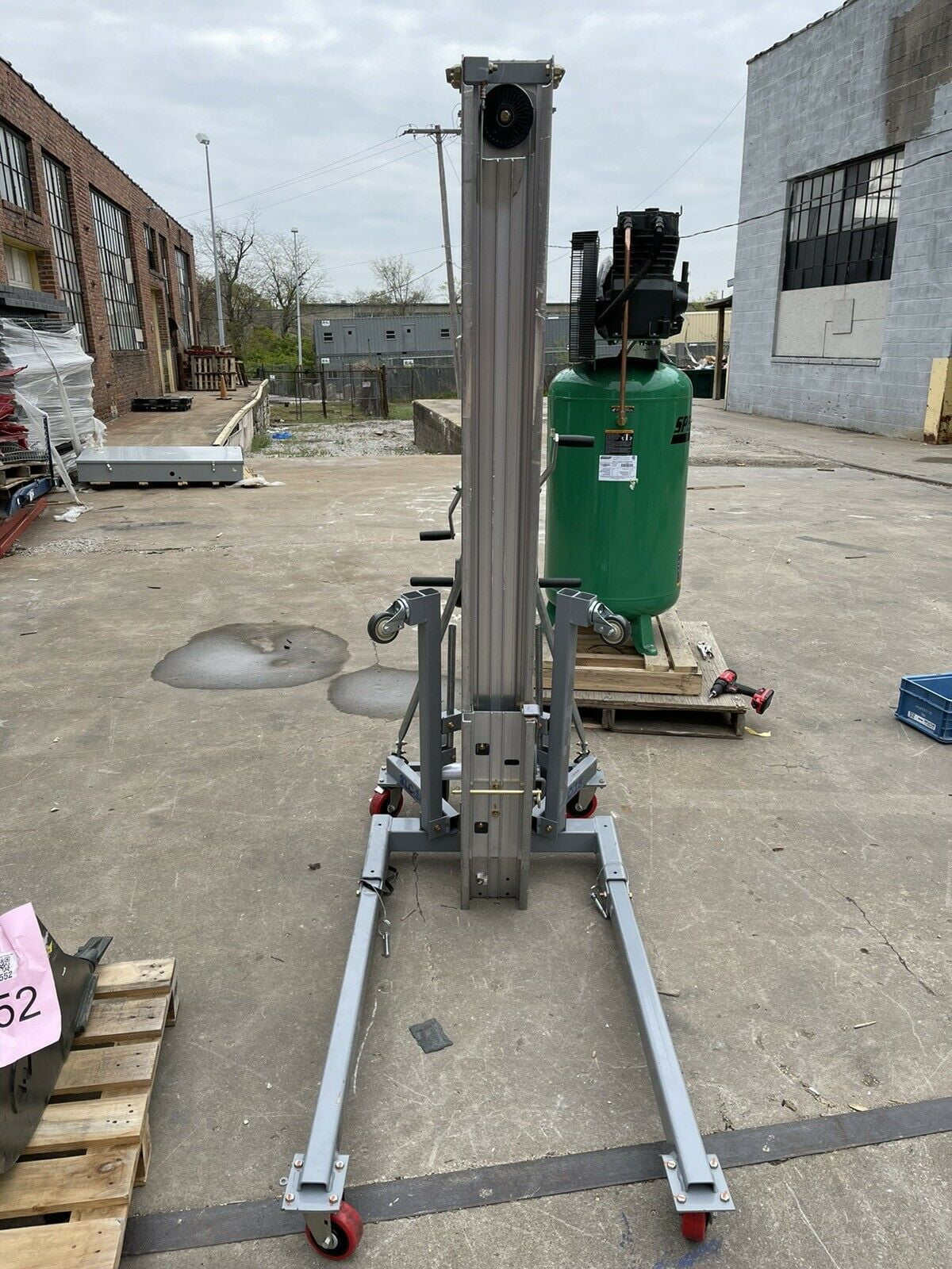 Genie SLC18 Superlift Contractor Manual Material Lift,, 58 OFF