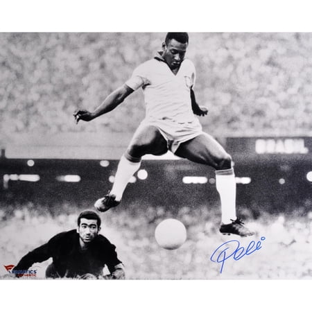 Pele Brazil Autographed 16" x 20" Horizontal Scoring Photograph - Fanatics Authentic Certified