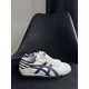 thumbnail image 1 of Asics Onitsuka Tiger Mexico 66 ASICS slip-on TH342N sz US4/EU36, 1 of 6