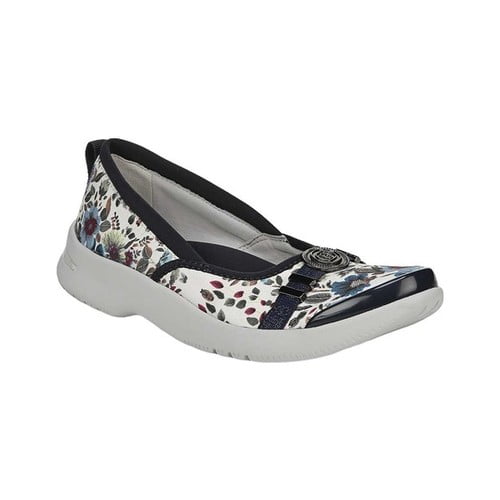 bzees aspire slip on