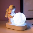 thumbnail image 4 of Fiudx Liquidación De Ofertas Flash Luz Nocturna Led De Astronauta De Escritorio Moonligh.T Con Batería De Tipo Botón Incorporada, 4 of 6