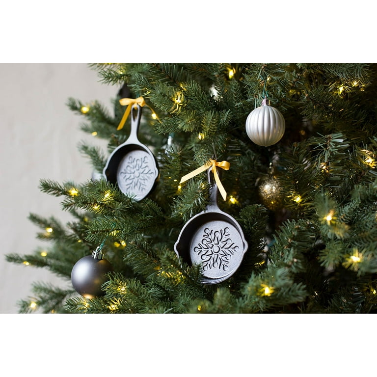 Set of 4 Lodge Snowflake Mini Skillets 3.5-inch Cast Iron With