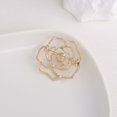 thumbnail image 2 of Broche con forma de flor de camelia dorada con centro de perla, 2 of 2