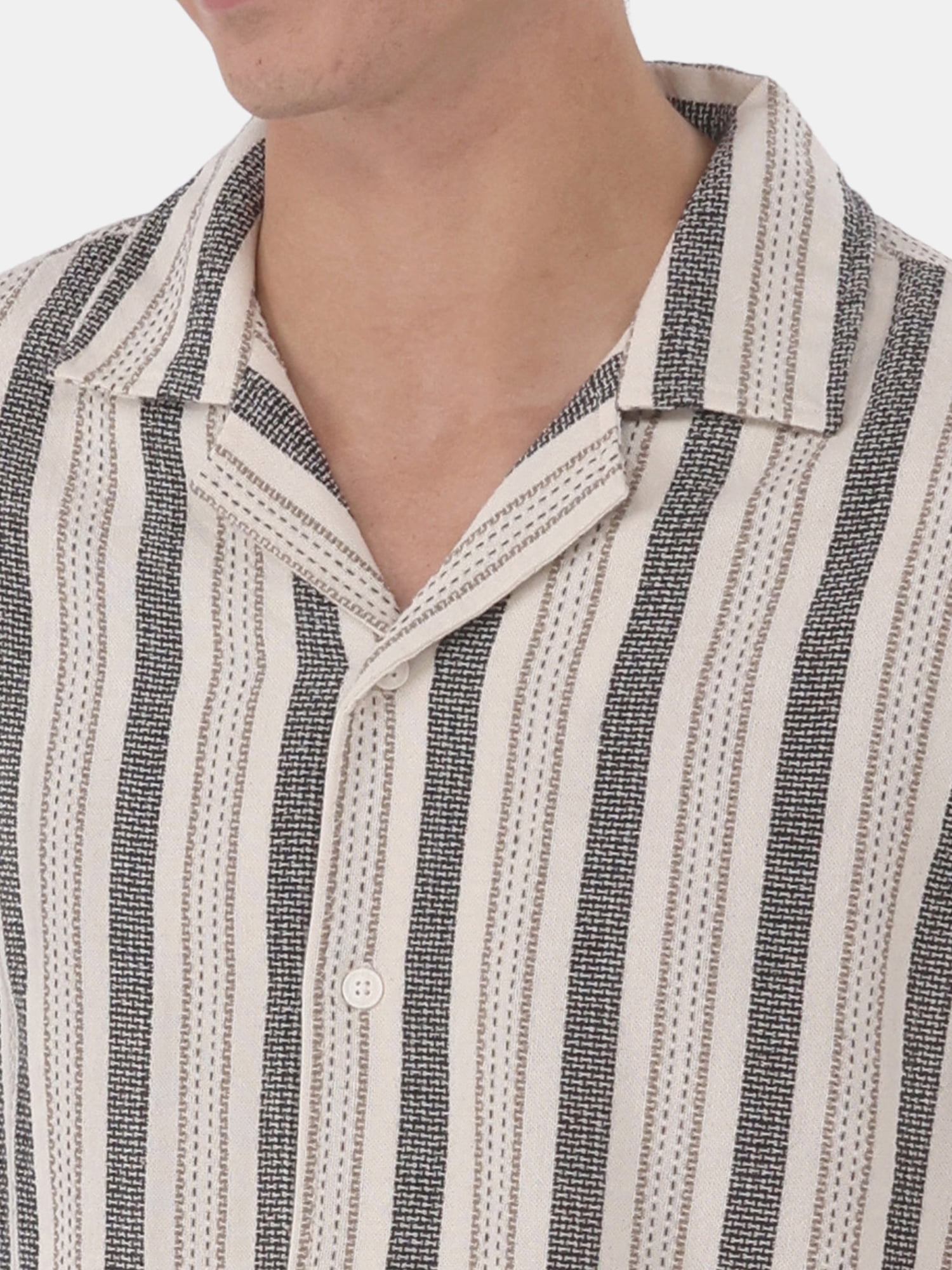 No Boundaries Textured Fabric Shirt with Short Sleeves, Men's & Big Men's