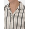 thumbnail image 3 of No Boundaries Textured Fabric Shirt with Short Sleeves, Men's & Big Men's, 3 of 5