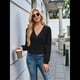 thumbnail image 5 of Camiseta Informal de Larga con Cuello en V y para Mujer, Color Liso Negro L, 5 of 9