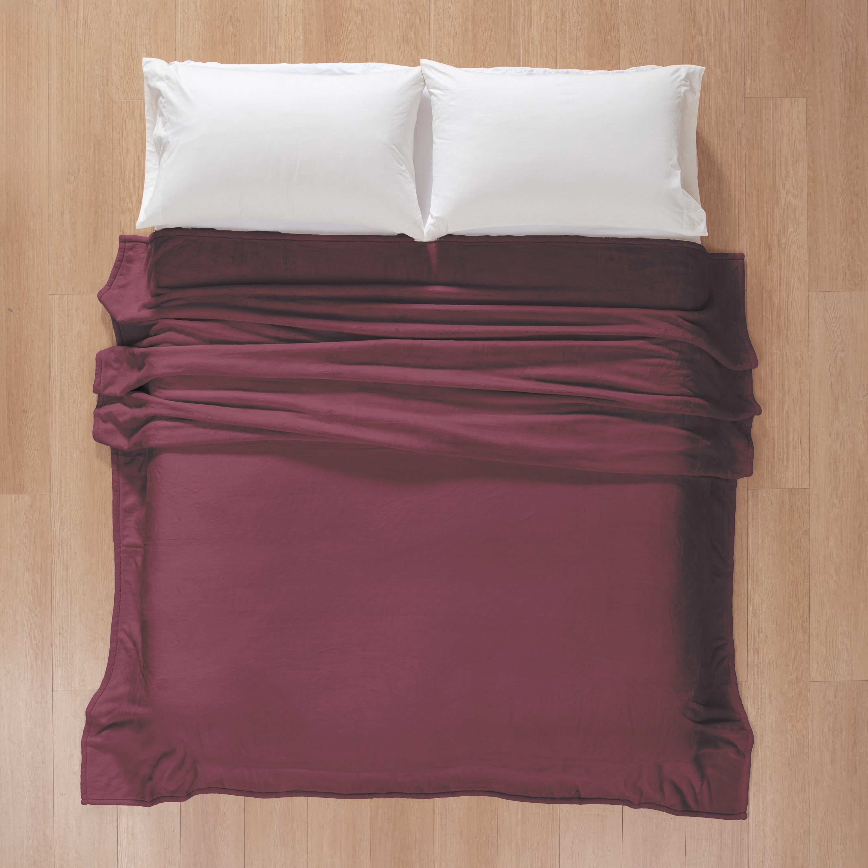 Hotel Style ™ Solid Oversized Soft Bed Blanket, Crushed Plum