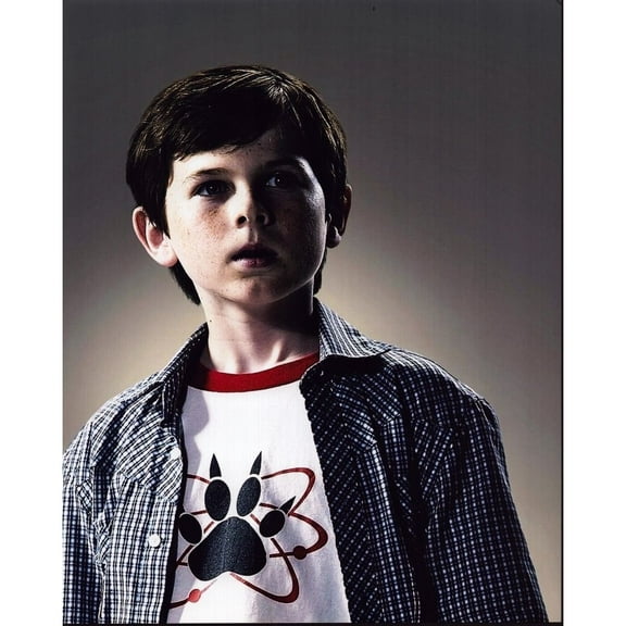 Chandler Riggs In Paw Print Shirt With Open Button Down Photo Print (16 x 20) - Item # MVM53617
