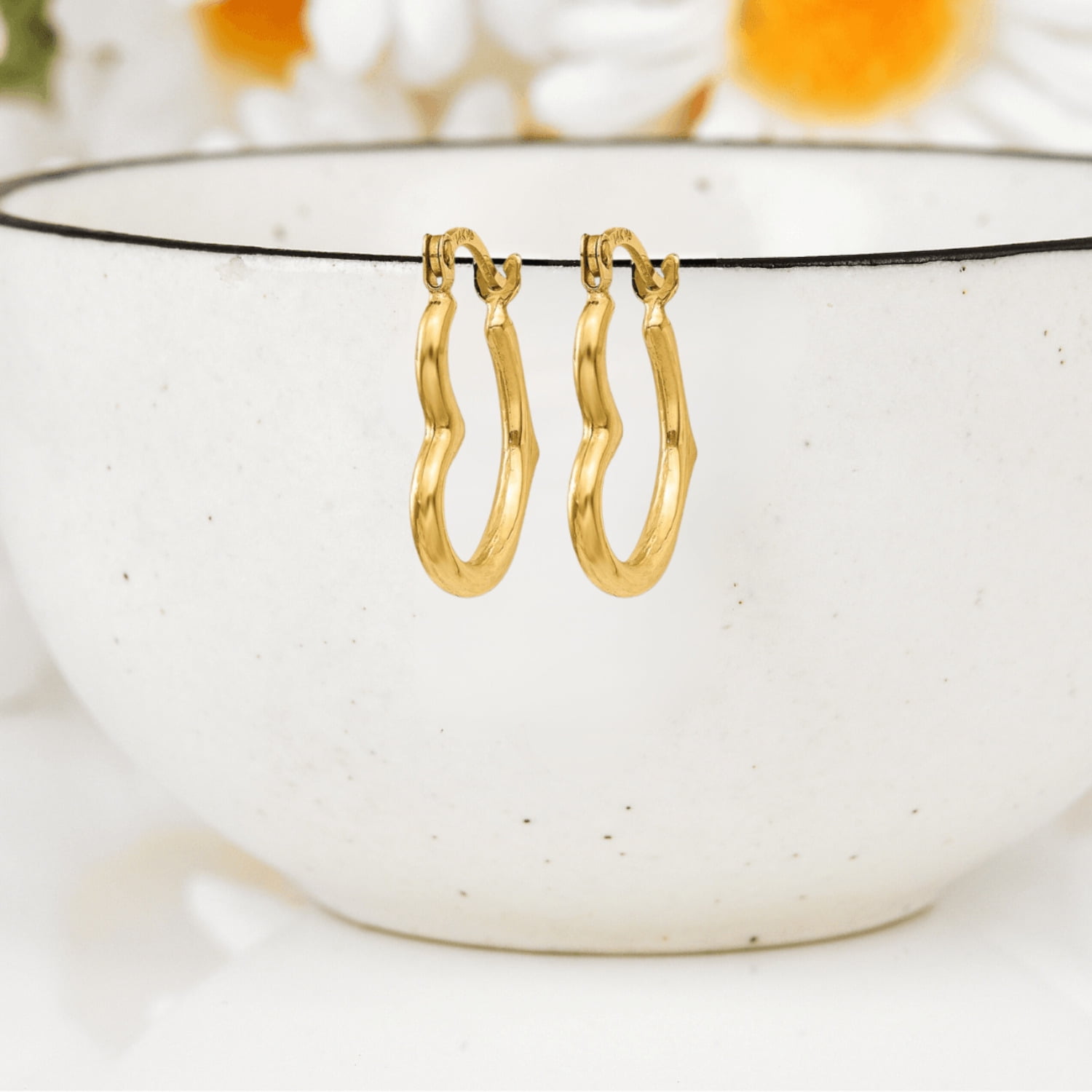 Fine Color Jewels Gold Hoop Earrings for Women 10K Yellow Gold Heart Shaped Wire & Clutch Closure