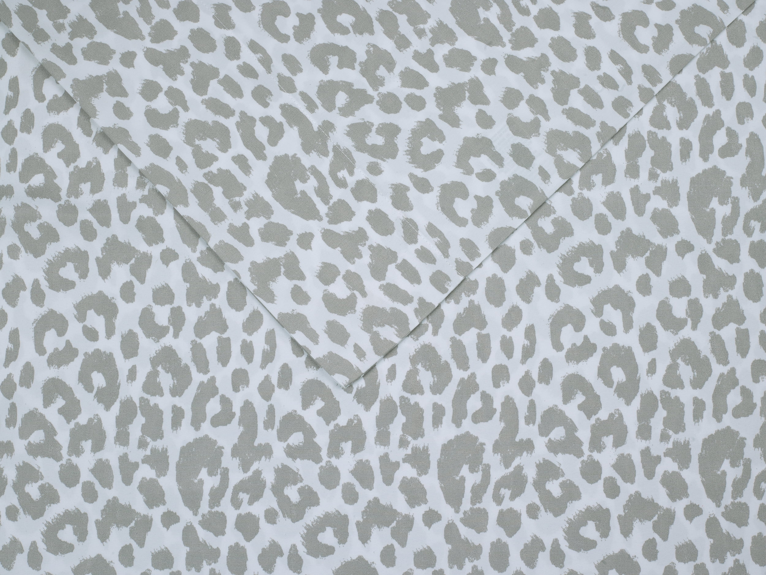 Mainstays Ultra Soft High Quality Microfiber Bed Sheet Set, Queen Soft Silver Cheetah 4pc