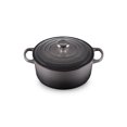 thumbnail image 1 of Horno holandés Le Creuset de hierro fundido esmaltado Signature, 4,5 L, modelo Oyster, 1 of 5