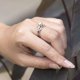 thumbnail image 3 of JeenMata Anillo de Bodas Solitario de Moissanita de Corte Redondo con Diseño de Enredadera de Hojas de 0,5 Quilates y 4 Puntas Engastado en Oro Blanco de 18 K sobre Plata, 3 of 10