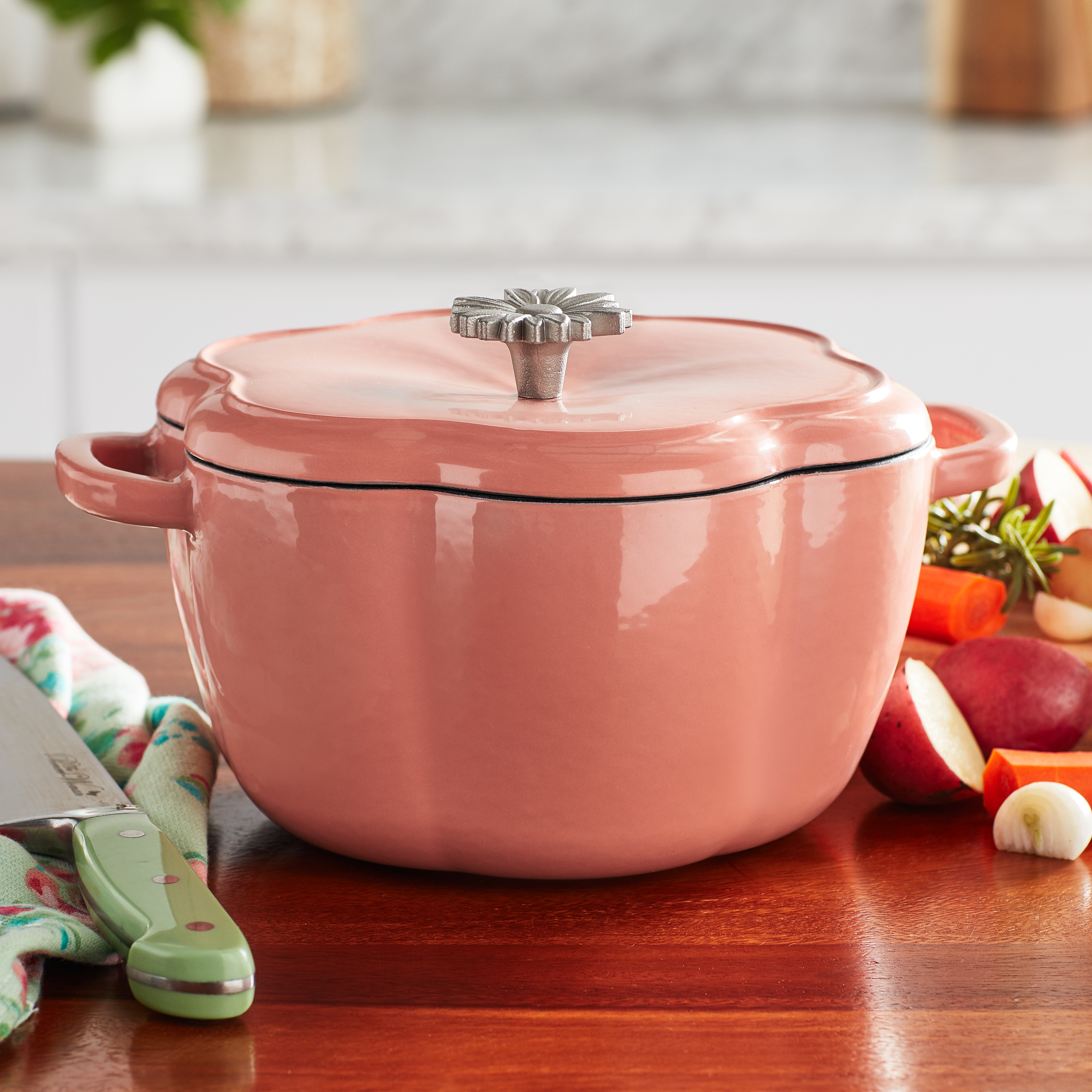 The Pioneer Woman Timeless Beauty Enamel on Cast Iron 3-Quart Dutch Oven, Pink - image 2 of 9