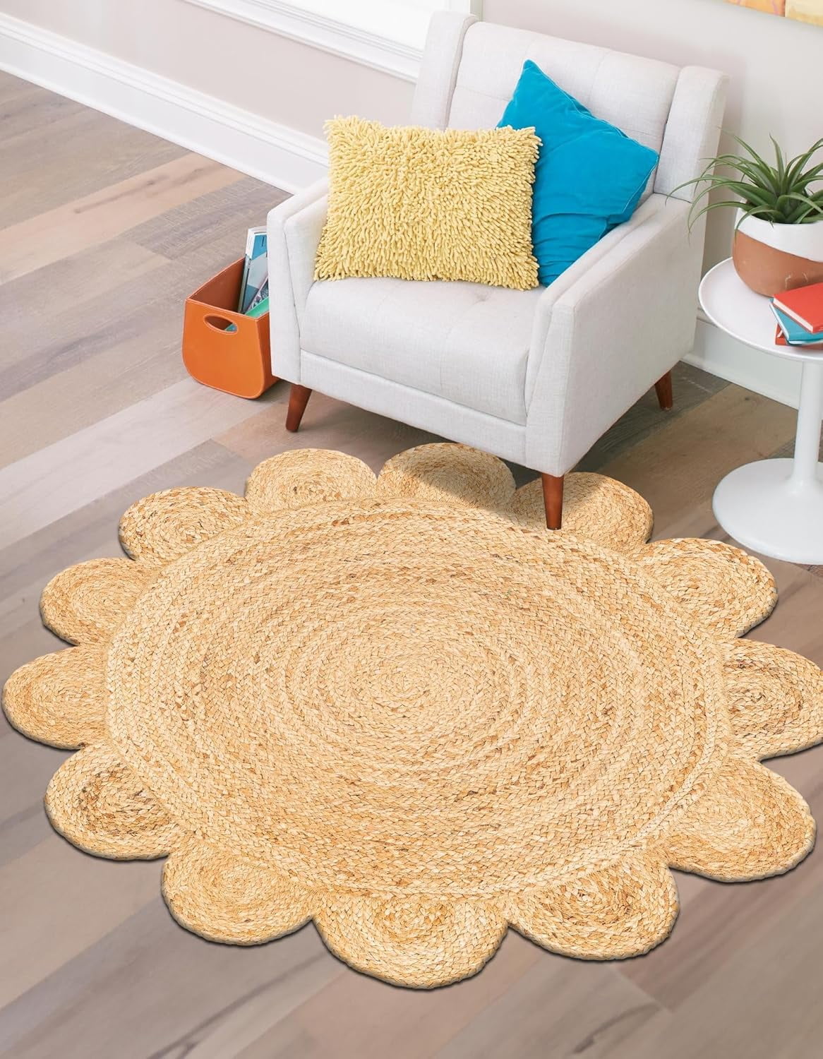 Indian Handwoven Braided Natural Jute Scalloped Round Rug, Bedroom, Entryways, Dining Room, Hallways, Kids' Rooms, Size - (7' Round)