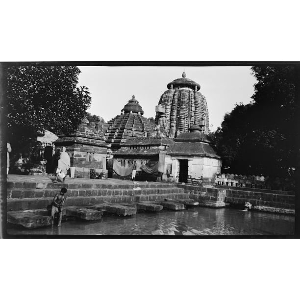 Laminated Poster Norsk Bokmaƒae A A Aƒa Sa A L Bhubaneshvar Orissa India Tempel Med Dam I Forgrunnen Brahmeshvartemplet Georg Poster Print X 30 Walmart Com Walmart Com
