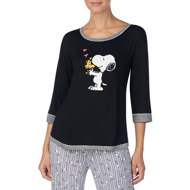 Peanuts Sleepwear & Robes Womens Sleepwear Medium Snoopy Graphic