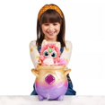 thumbnail image 3 of Caldero atomizador mágico de peluche rosa interactivo de 8" con más de 50 sonidos y reacciones ER, 3 of 5