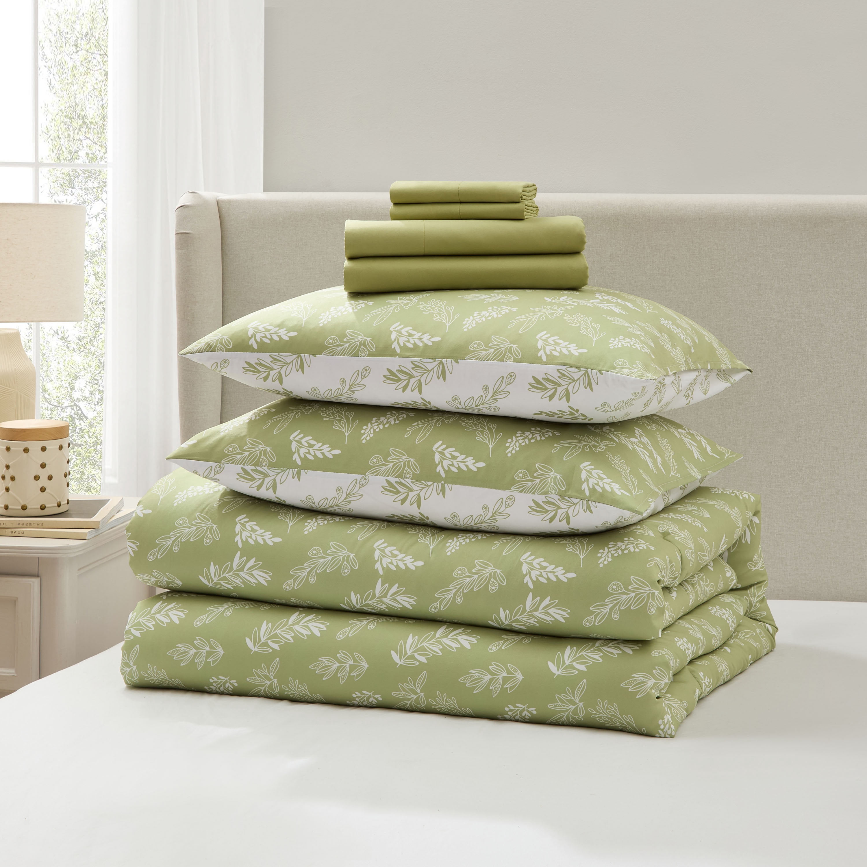 LammaLoe Queen Comforter Set, 7 Piece Botanical Bed in a Bag, Reversible Bedding Comforter Set with Sheets, Modern Queen Bed Set, Sage Green/Off White