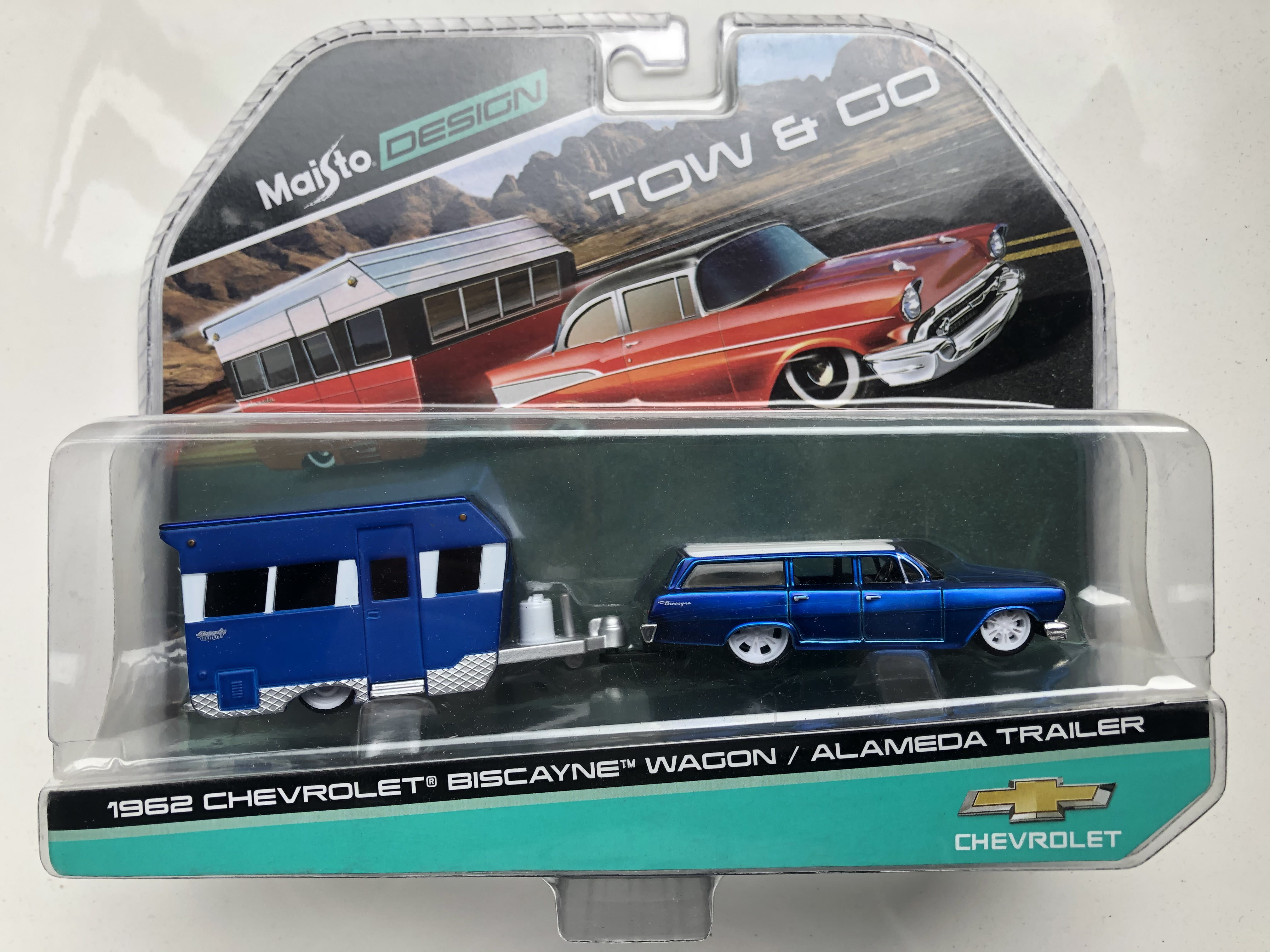 Maisto 1:64 TOW & GO 1962 Chevrolet Biscayne Wagon with Alameda Trailer 15368A 