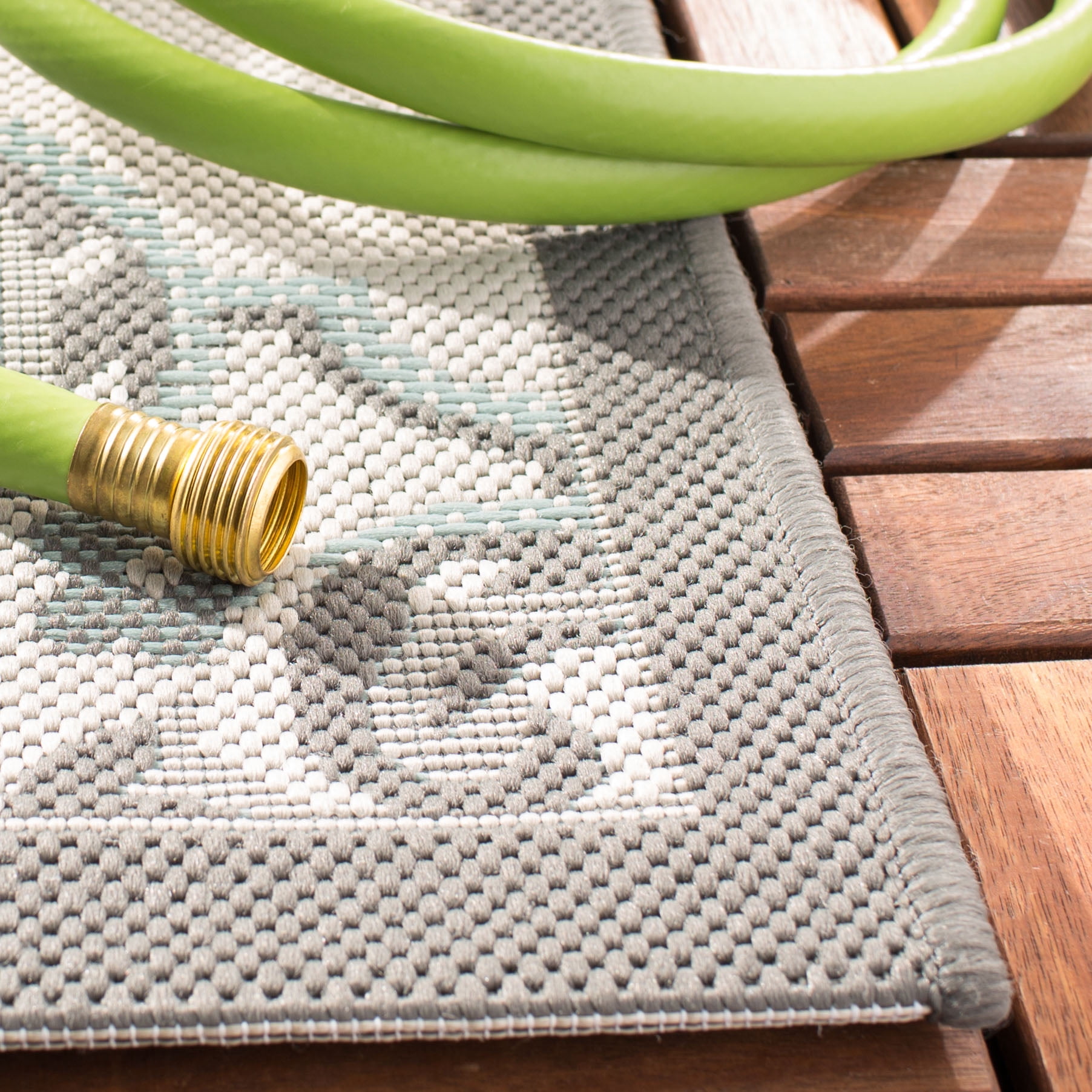 Safavieh Courtyard Louis Geometric Indoor/Outdoor Area Rug, Light Gray/Anthracite, 8' x 11'