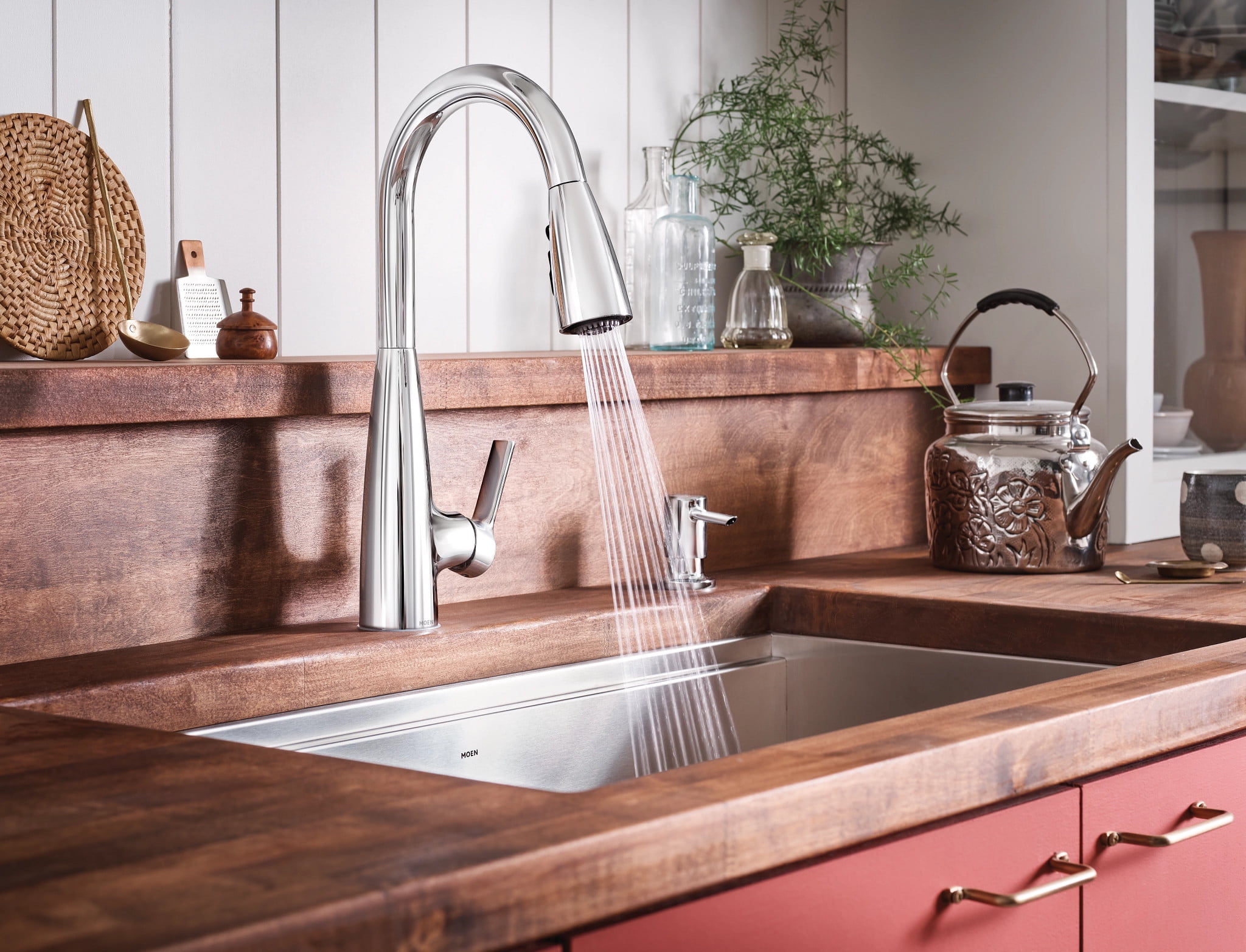 Moen Haelyn Single-Handle Pull-Down Sprayer Kitchen Faucet with Reflex and Power Boost in Chrome