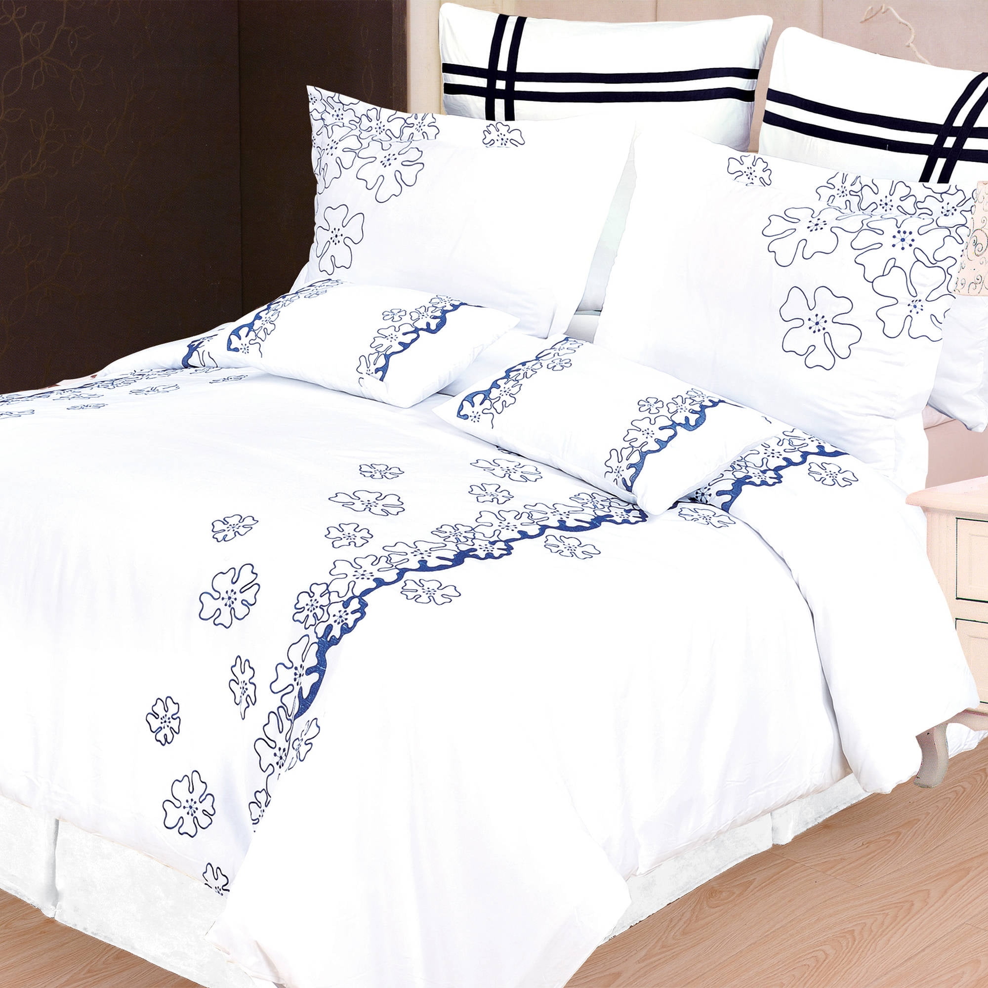 Superior Samantha 7Piece Duvet Cover Set