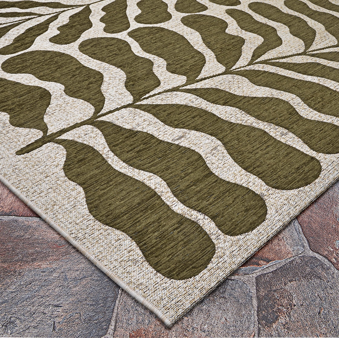 Couristan Castille Fiore 5'3" x 7'6" Tea Leaf Indoor/Outdoor Rug