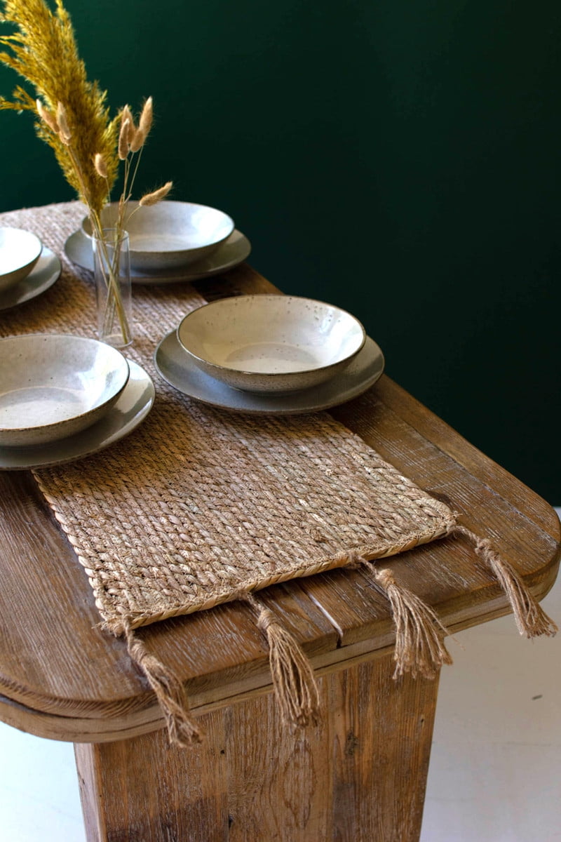 SEAGRASS TABLE RUNNER WITH TASSEL DETAIL