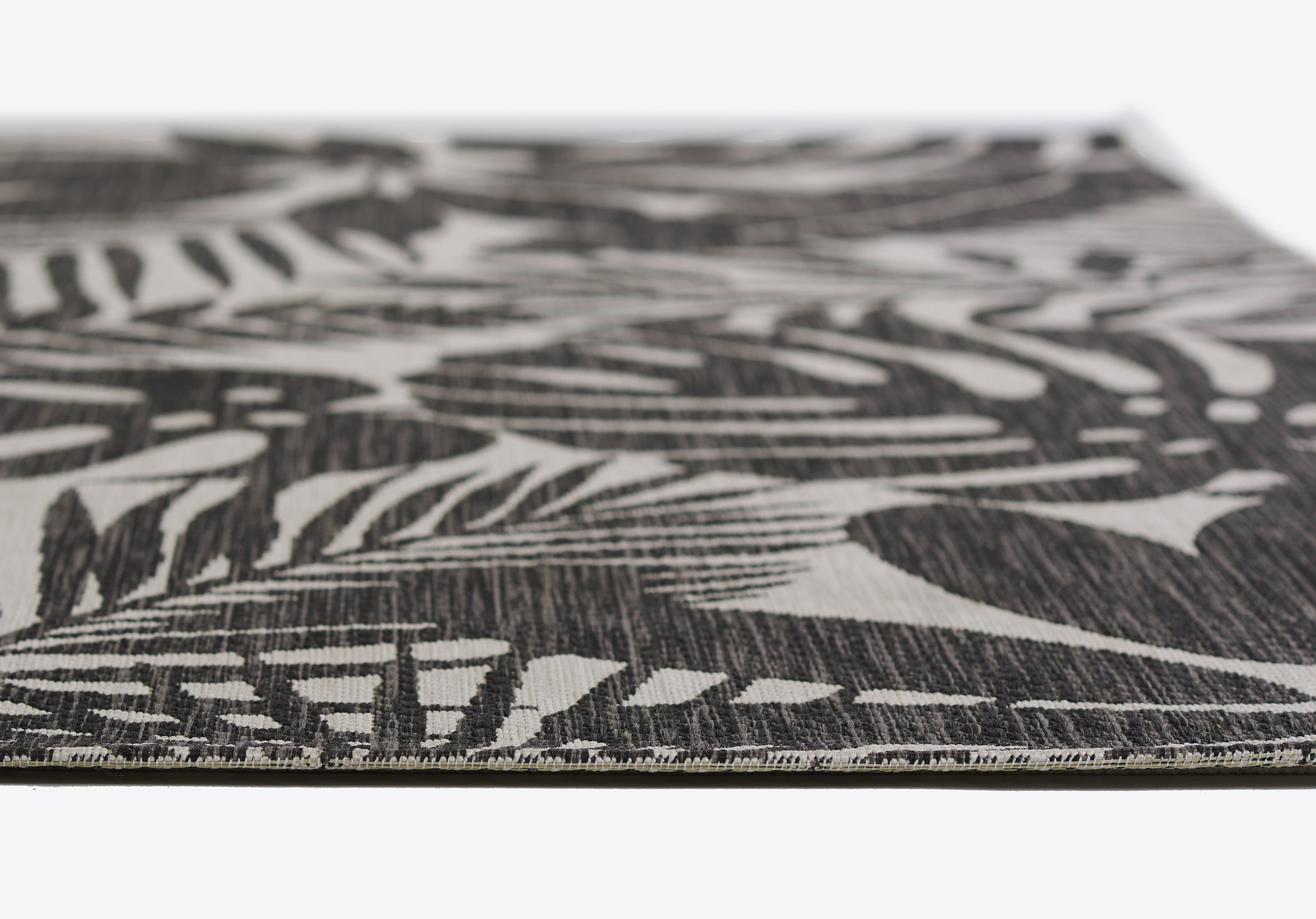 Novogratz by Momeni Villa Salerno Charcoal Indoor Outdoor Rug 6'7" X 9'6"