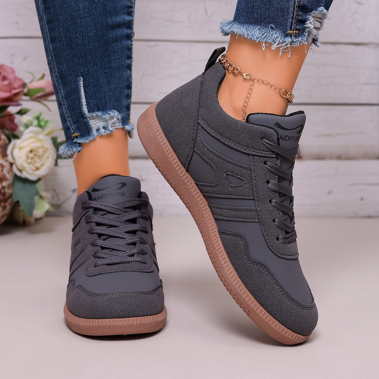 Sneakers for Women Lace up Classic Retro Trainers Tennis Shoes Trendy Splice Suede Flat Walking Shoes Casual Nonslip Footwear Gray Size 6