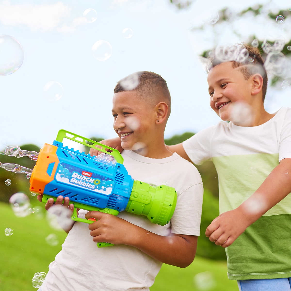 Zuru Bunch O Bubbles Motorized Mega Bubble Blaster