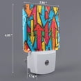 thumbnail image 2 of Balery Colorful Arrow Graffiti Pattern Luz Nocturna LED con Sensor Automático, Enchufe con Sensor Crepuscular, Luz Suave de 0.5W para Dormitorio, Pasillo, Baño-EU, 2 of 7