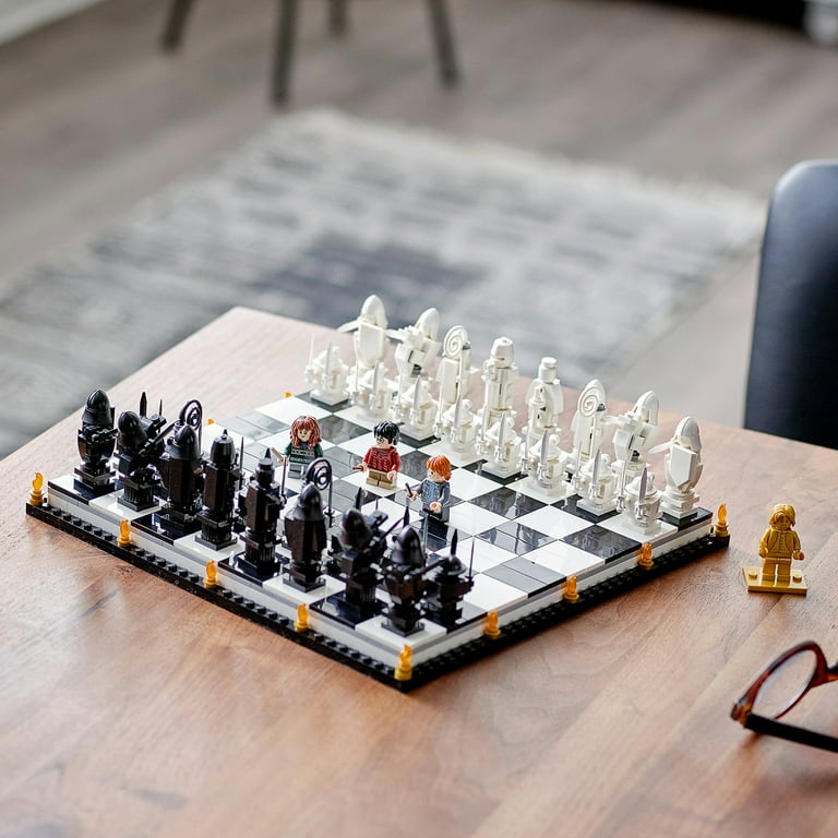 Harry Potter Wizard Chess Set (Board Game)