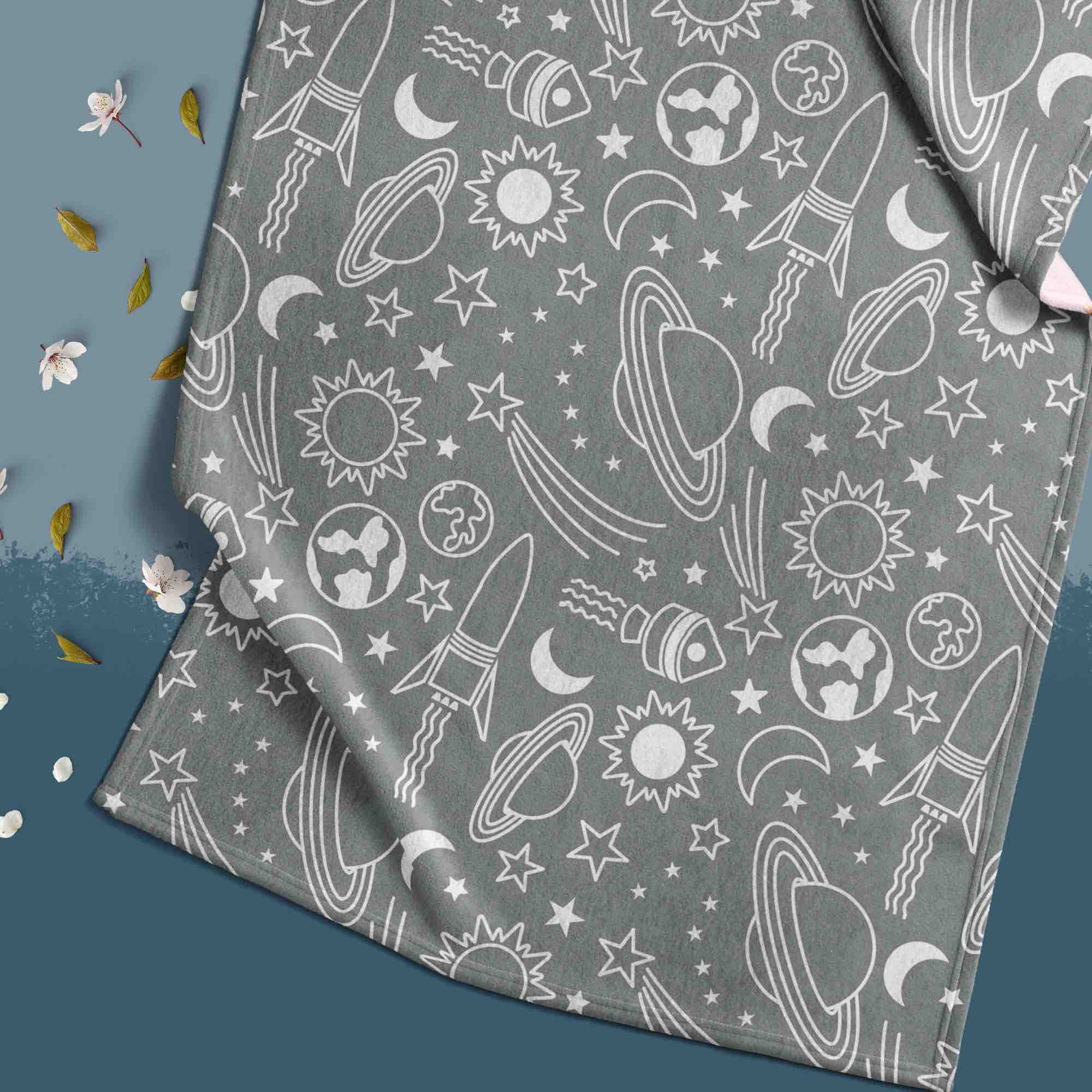 Mainstays 1.5 Yards 100% Polyester Lux Anti-pill Fleece Doodle Galaxy, Gray, 60" Wide for Crafts