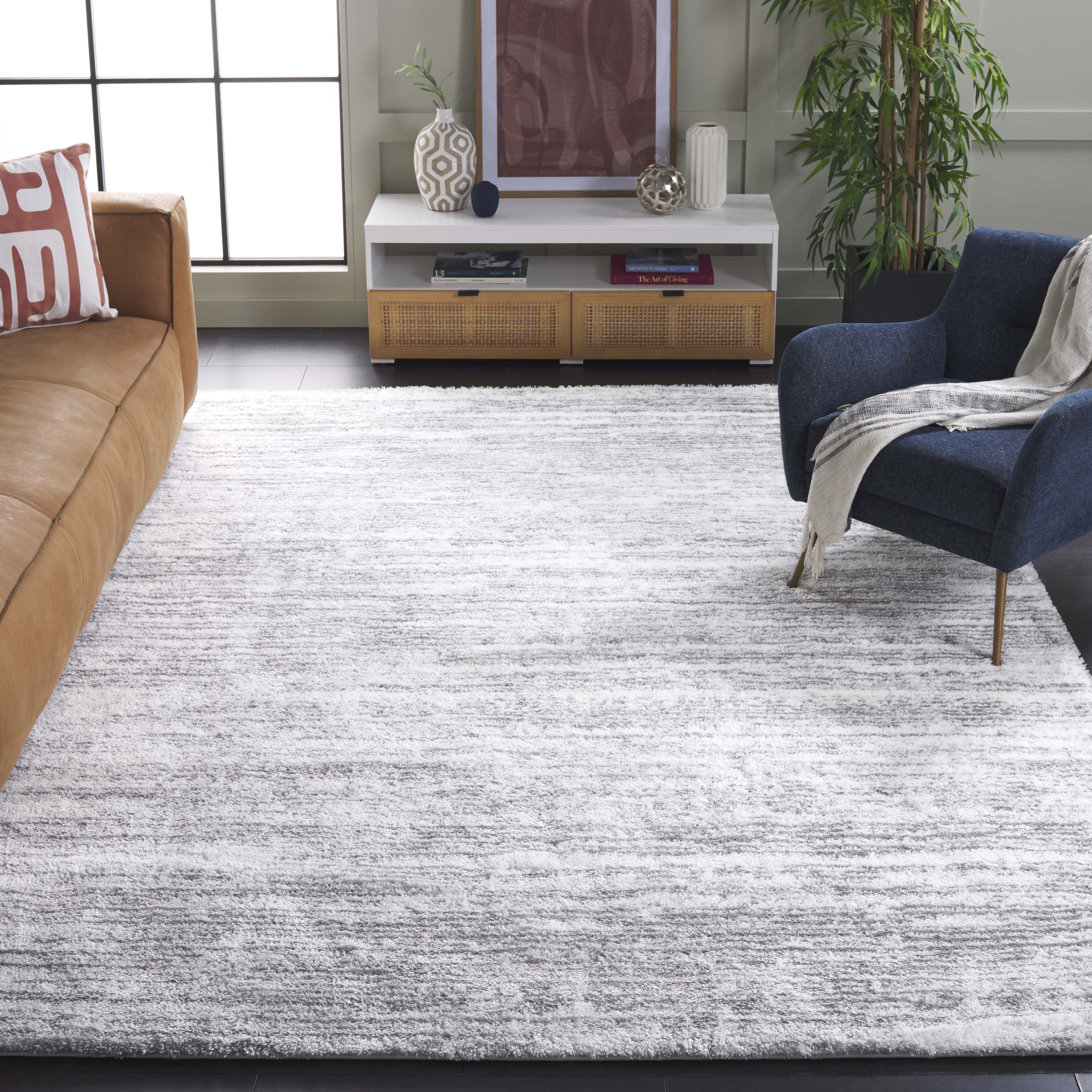 SAFAVIEH Jasmine Sashka Solid Polyester Shag Area Rug, Ivory/Grey, 8' x 10'