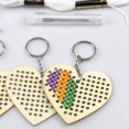 thumbnail image 4 of Llavero de madera Bordado Set Colgante DIY Artes y artesanías para mochila Bolsa Purse Llavero Kits Plantillas Principiantes Inevent HA012700-00, 4 of 7