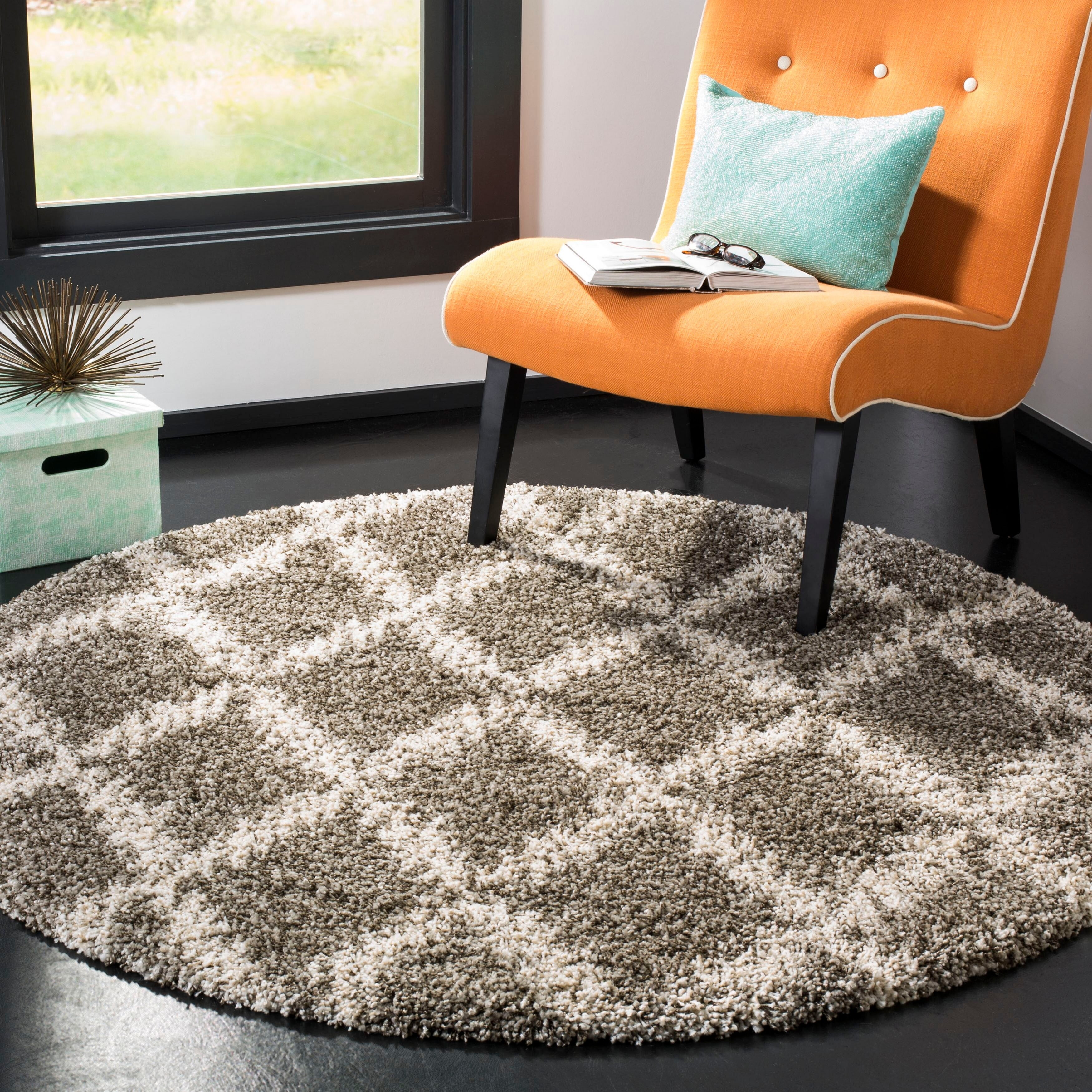SAFAVIEH Hudson Franklin Geometric Diamonds Shag Area Rug, Grey/Ivory, 7' x 7' Square