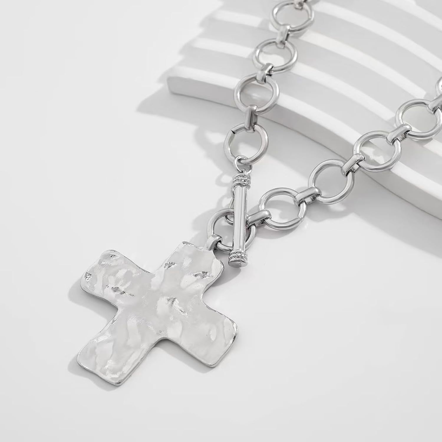Chunky Cross Necklace for Women Gold Chunky Cross Pendant Necklace Layered Heart Toggle Necklace Hammered Cross Statement Necklace Thick Chain Necklace Jewelry