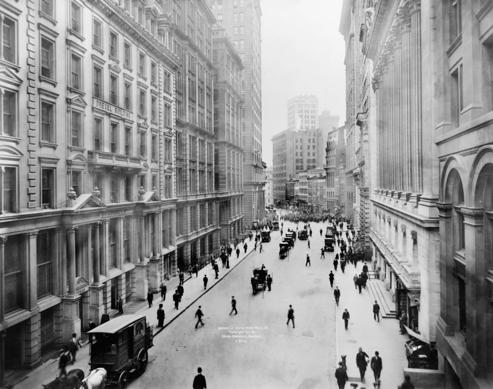 New York Broad Street Na View Of Broad Street From Wall Street In New York City The Curb Market