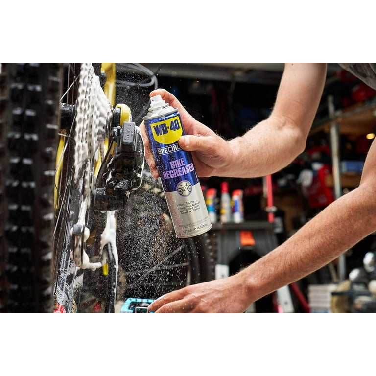 WD-40 Specialist Bike Degreaser, 10 Oz. with Foaming Action to Remove  Grease