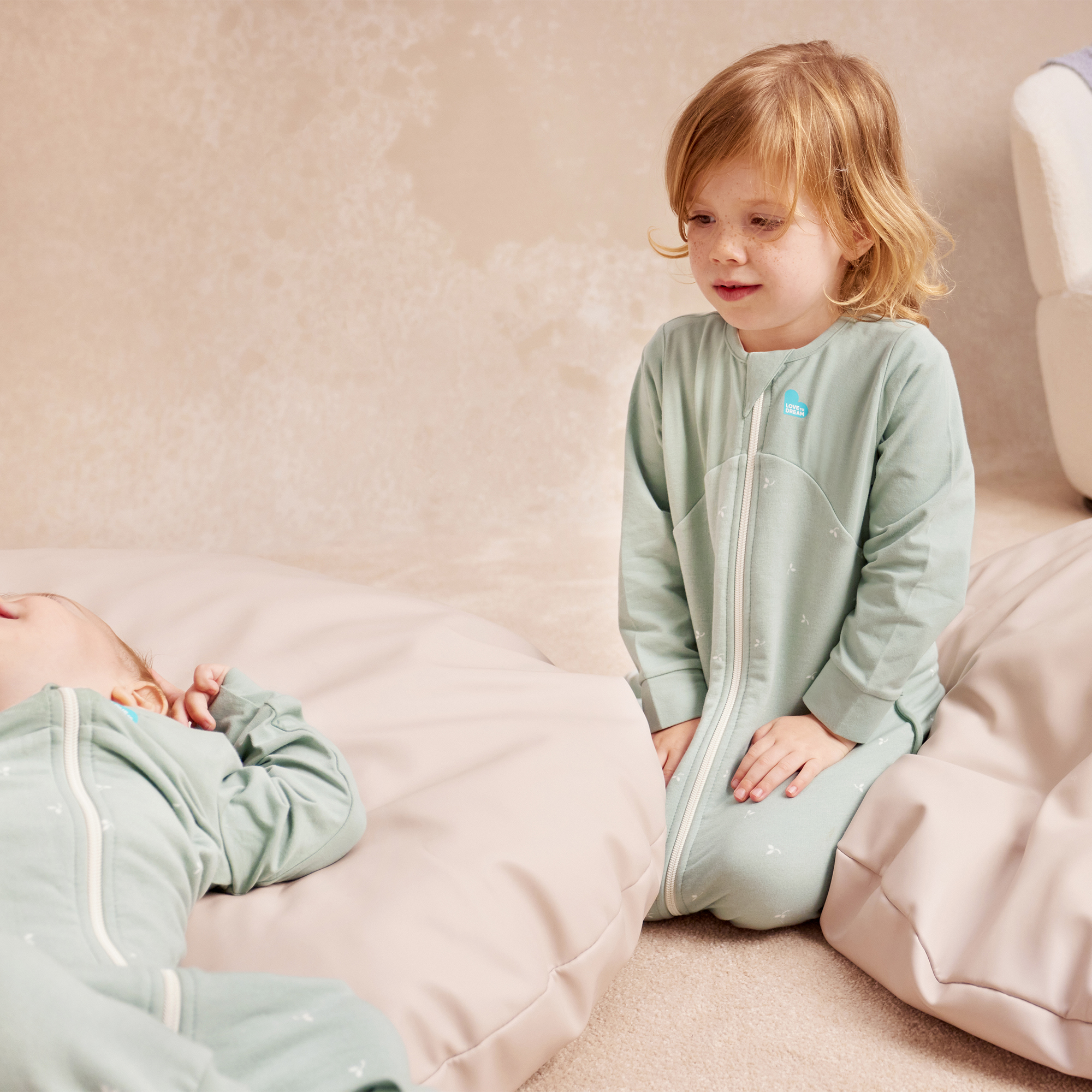 Love to Dream Long Sleeve Sleep Bag Wearable Blanket Organic Cotton Fleece 1.5 TOG, 6-18M Olive Twigs
