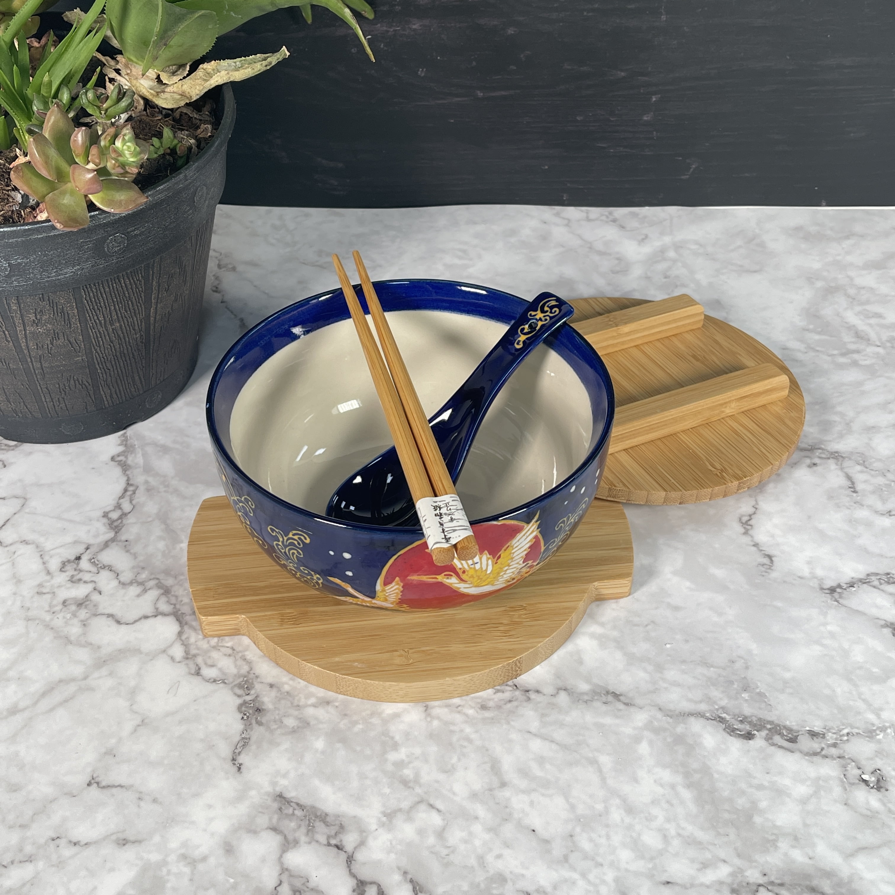 Ramen Bowl Japanese Crane Kamameshi Style Ceramic Rice Bowl Noodle Bowl with Bamboo Lid Tray Chopsticks, 24 fl oz Bowl, Gift Set, Home Living Gift, Idea, Bowl for Udon