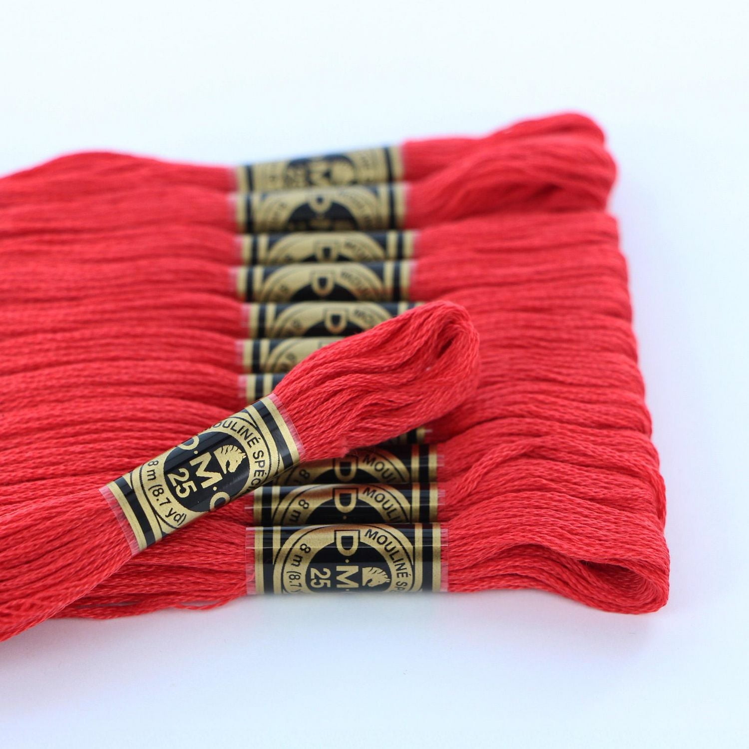 DMC Coton à broder 6 brins 8m rouge